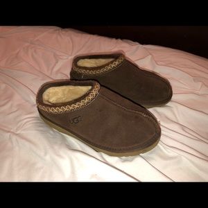 brown ugg slippers